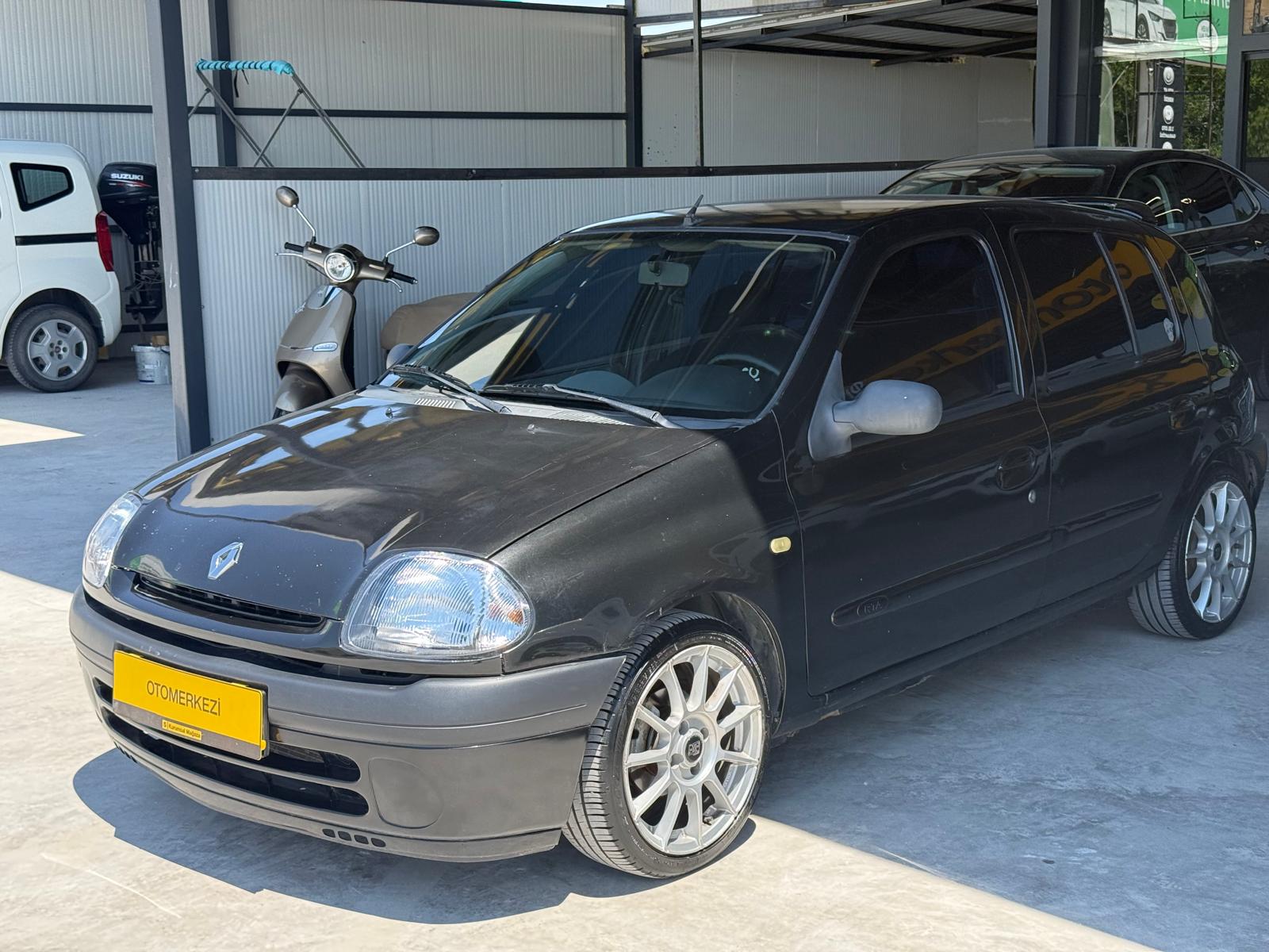 RENAULT CLIO 2